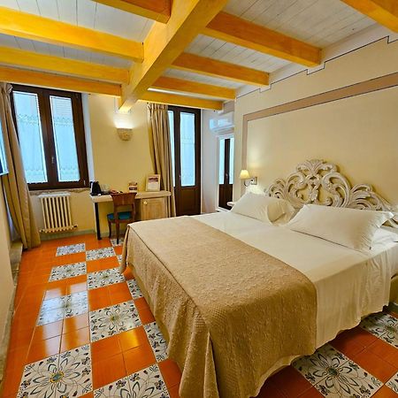 Residenza Sveva Bed & Breakfast Термоли Екстериор снимка