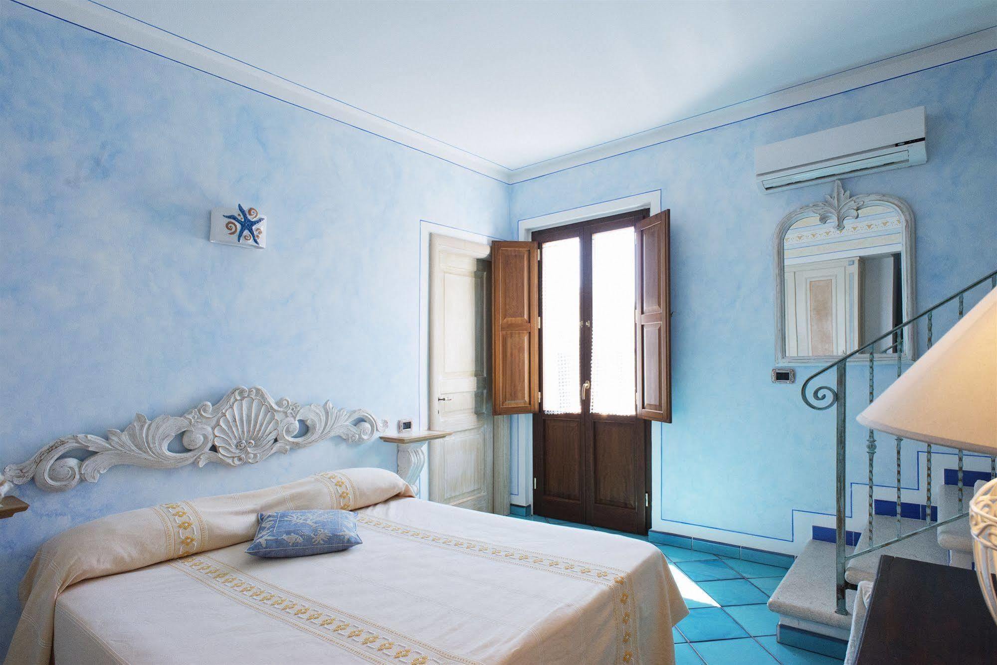 Residenza Sveva Bed & Breakfast Термоли Екстериор снимка